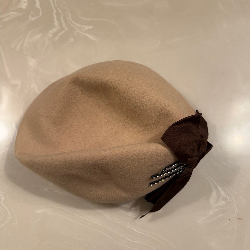 Vintage Geo W Bollman Peachfelt Tan Wool Beret Hat Brown Bow Rhinestones USA - Picture 7 of 7